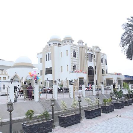 Shahi Palace Hotel Chichawatni Bagian luar foto